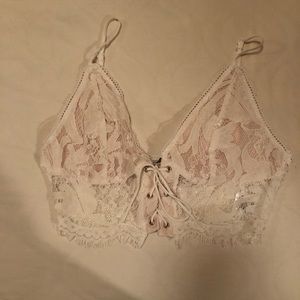 Lace detailed crop top